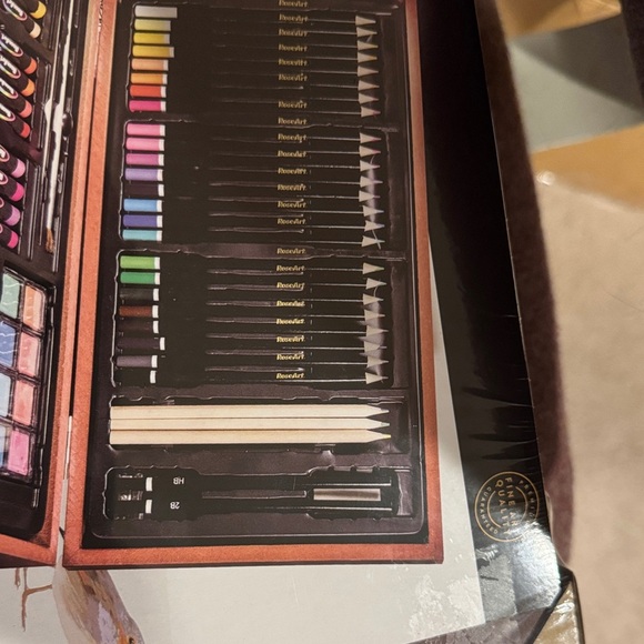 RoseArt Premium 142-Piece Artist Set - Black and Brown - Picture 2 of 6